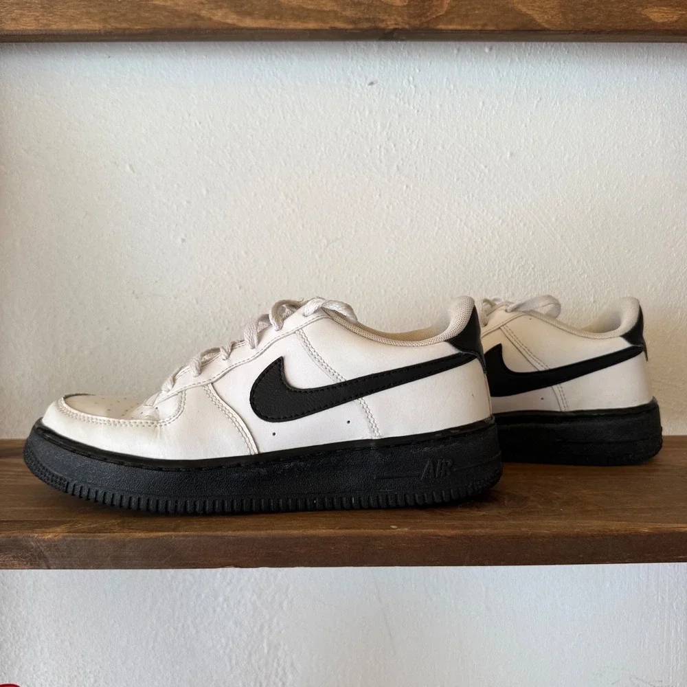 Nike Air Force 1 LV8 GS White Black Sneakers Youth Size 7Y CV7663-101